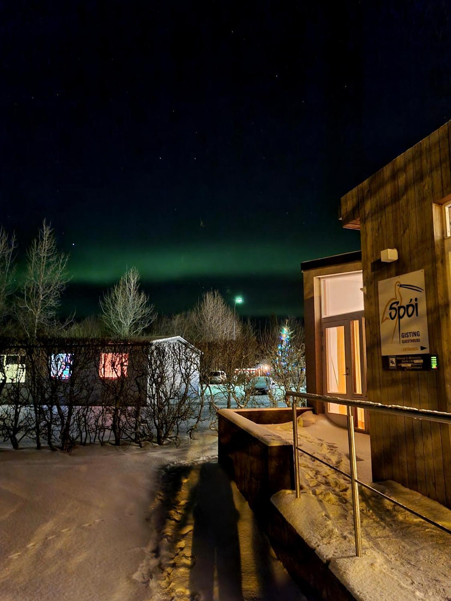 Spoi Guesthouse Хвольсвёдлюр Экстерьер фото