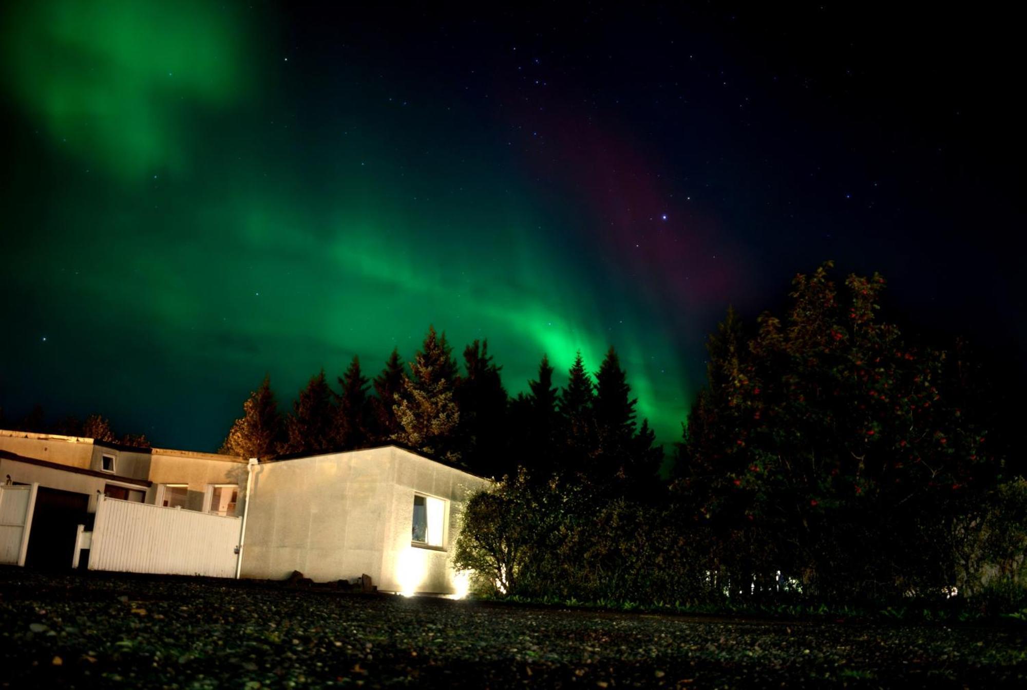 Spoi Guesthouse Хвольсвёдлюр Экстерьер фото