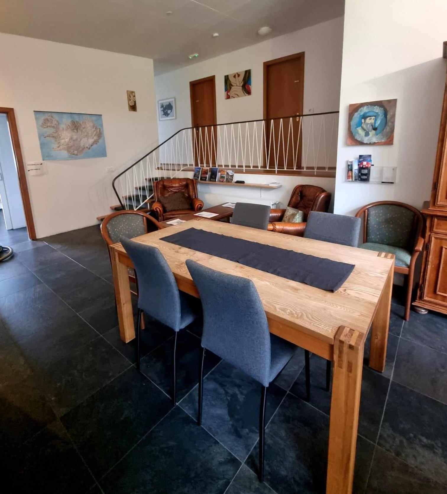 Spoi Guesthouse Хвольсвёдлюр Экстерьер фото