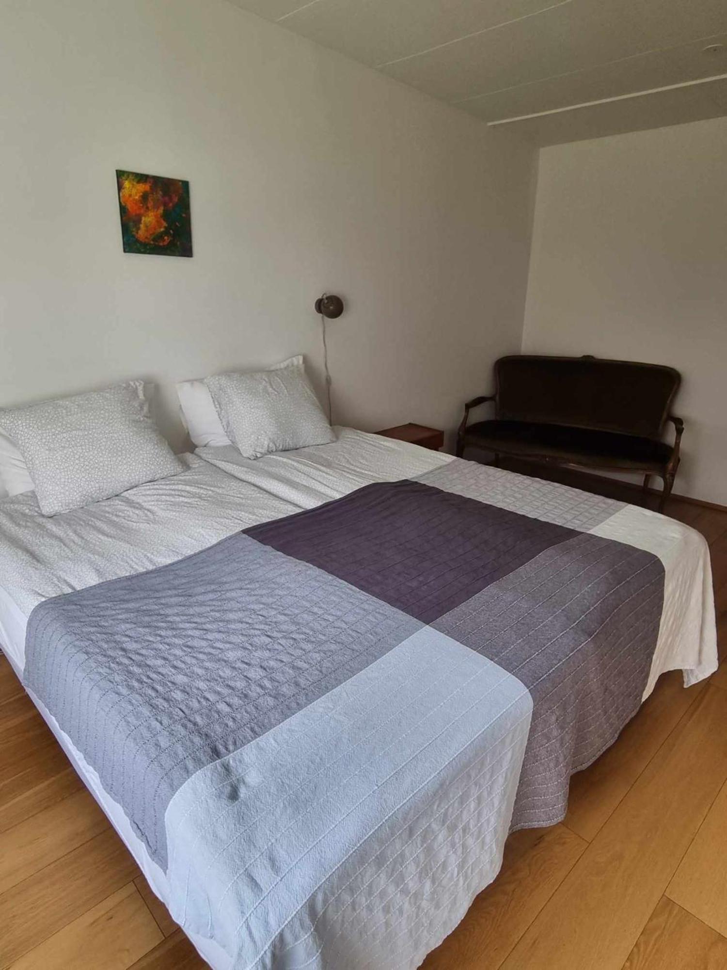 Spoi Guesthouse Хвольсвёдлюр Экстерьер фото