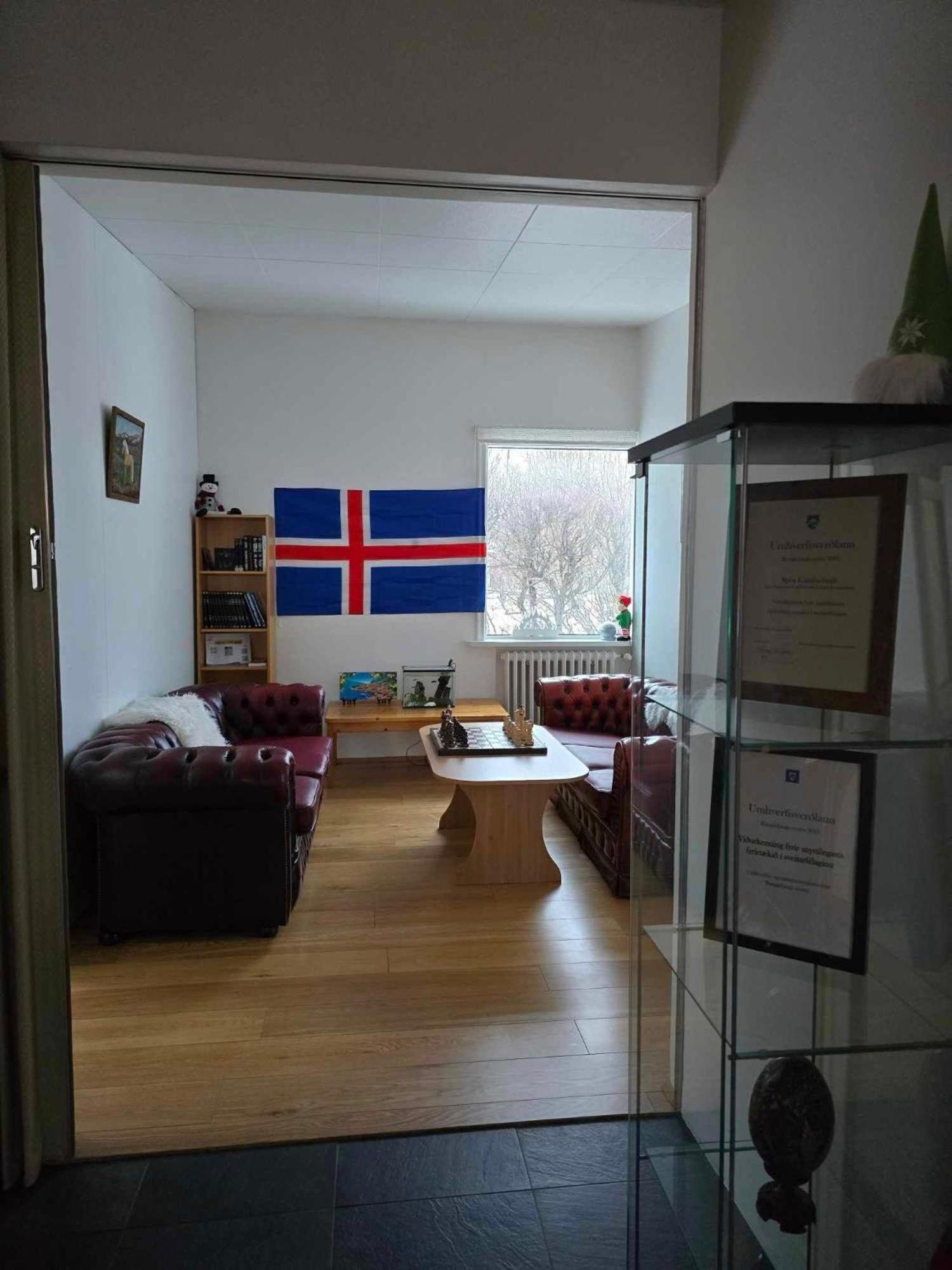 Spoi Guesthouse Хвольсвёдлюр Экстерьер фото
