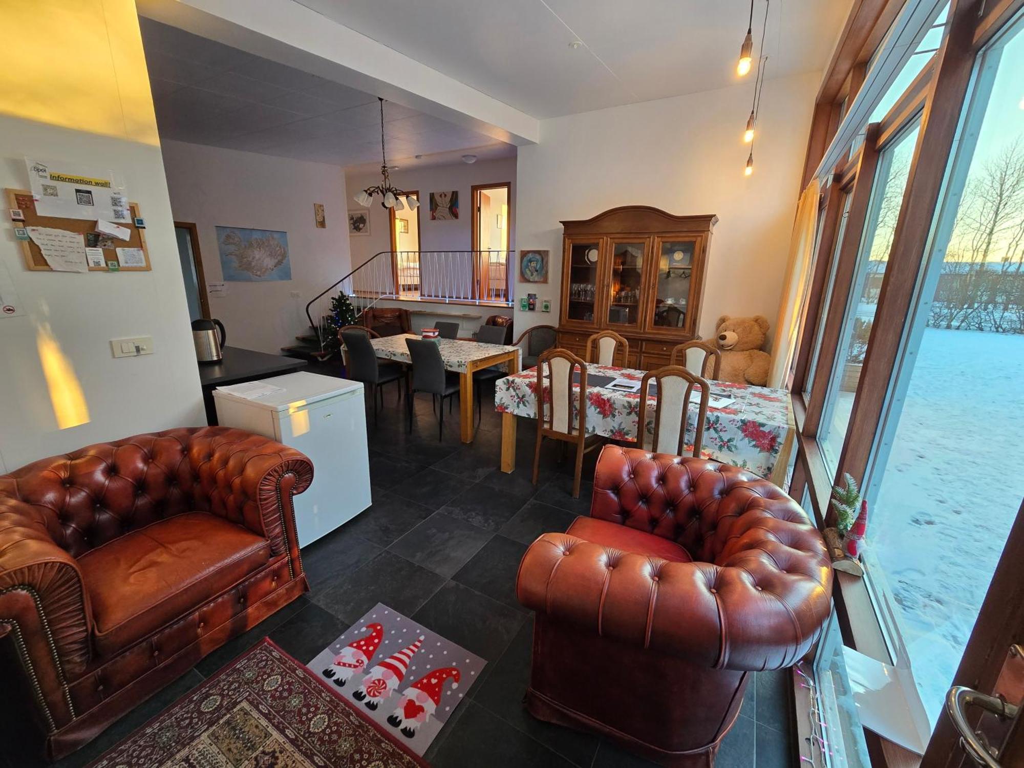 Spoi Guesthouse Хвольсвёдлюр Экстерьер фото